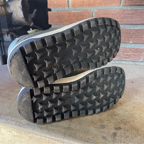 H&M Waterproof Hight Tops, size 1, dark khaki green. - Picture 5 of 8